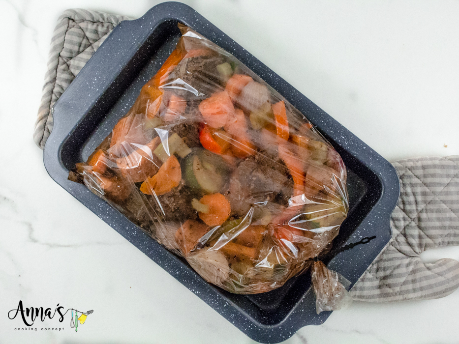 beef cubes and vegetables oven bag stew - Anna Cooking Concept