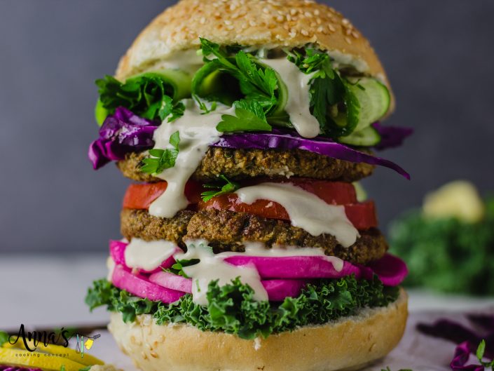 Falafel Vegan Burger - Anna Cooking Concept