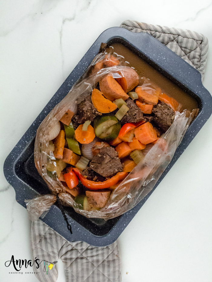 beef cubes and vegetables oven bag stew - Anna Cooking Concept