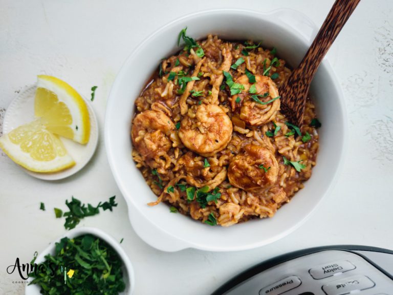 One pot Shrimp and Chicken Jambalaya Anna Cooking Concept